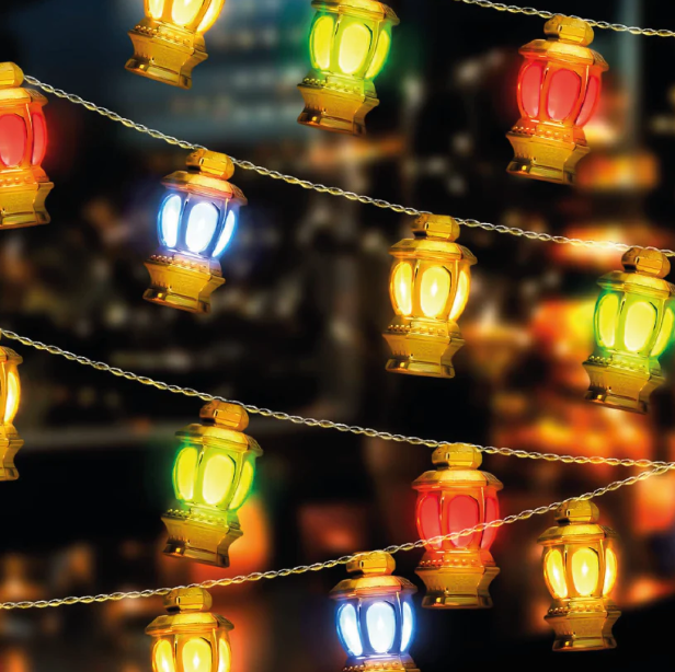 🤩 Imagina lo hermosa que será tu decoración de Navidad con ésta instalación de faroles hermosa y colorida!! Instalación x 5 metros