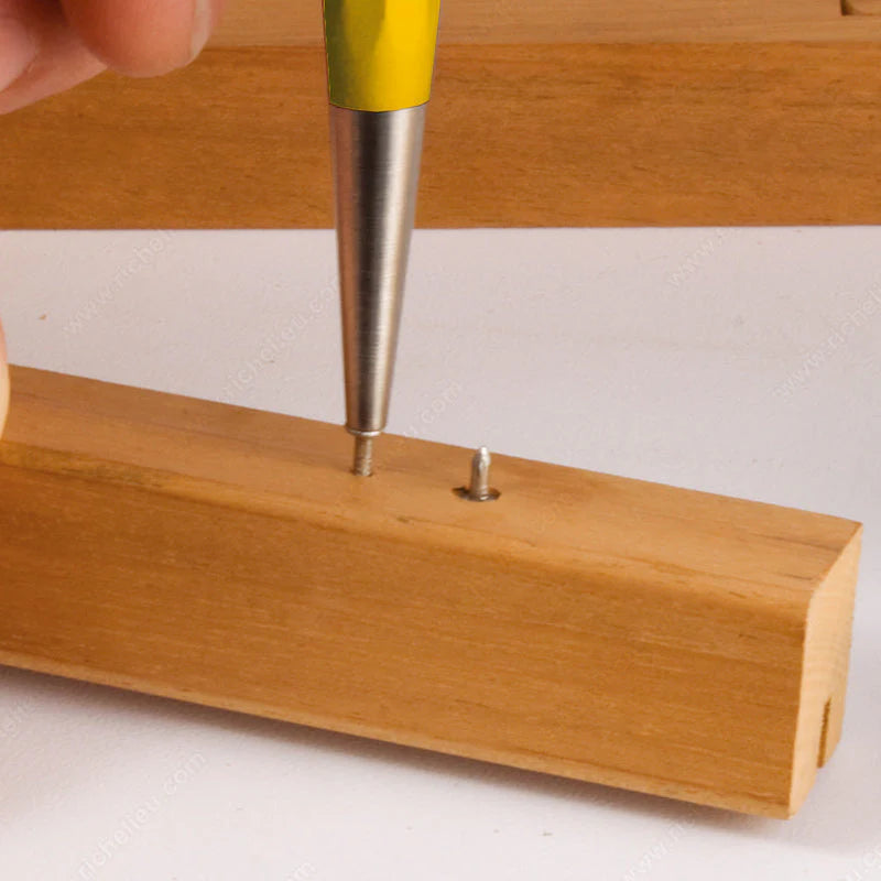 Instalaciones invisibles, sin marcas con el Kit de 50 clavos doble punta