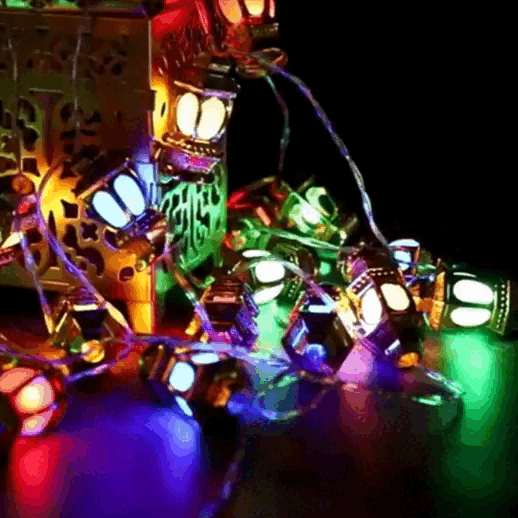 🤩 Imagina lo hermosa que será tu decoración de Navidad con ésta instalación de faroles hermosa y colorida!! Instalación x 5 metros